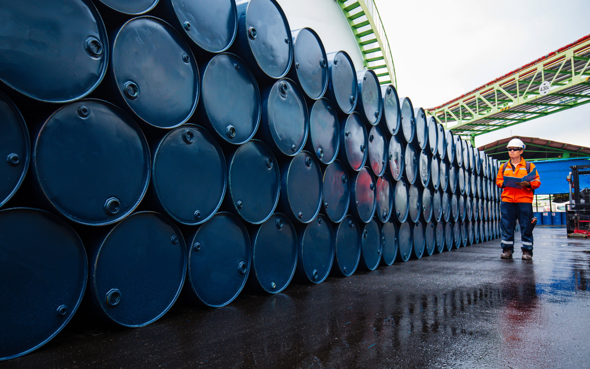 Цена нефти Brent ускорила рост на объявлении Байдена об эмбарго