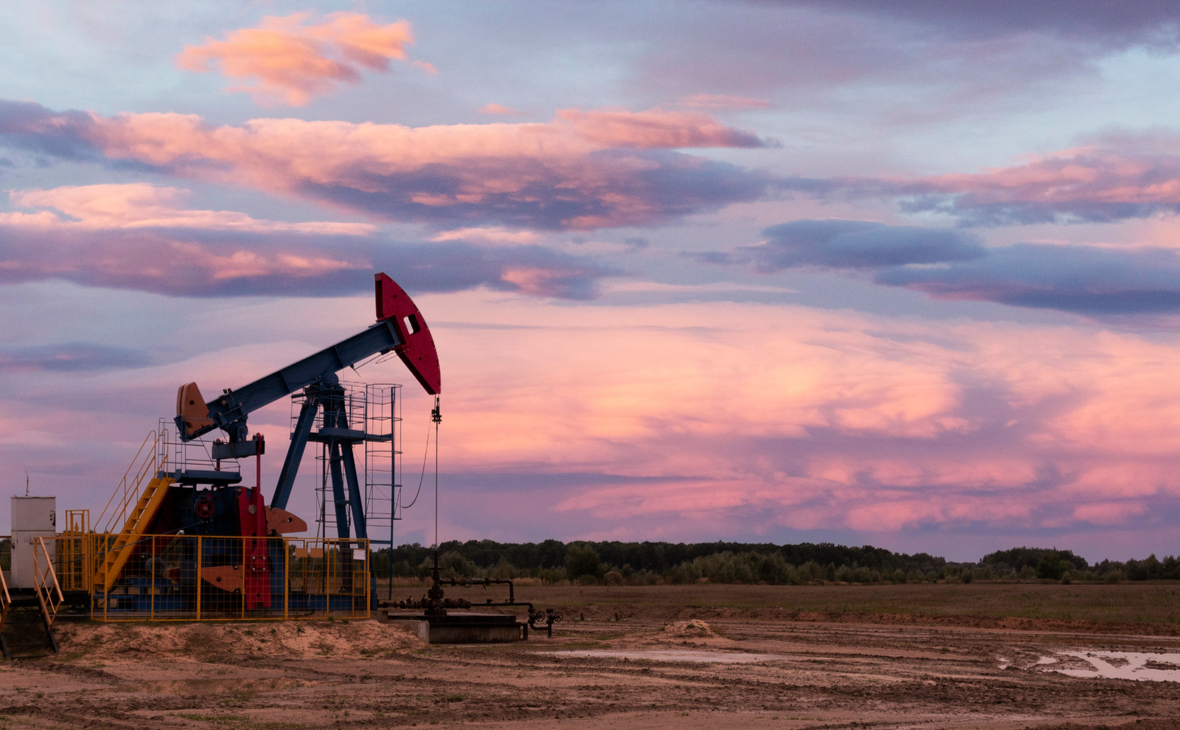 Цена нефти Brent впервые за три года превысила $85 за баррель