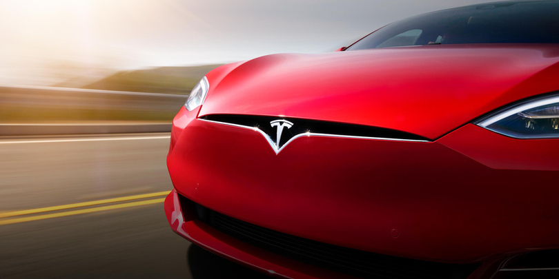 Капитализация Tesla ненадолго упала ниже $1 трлн