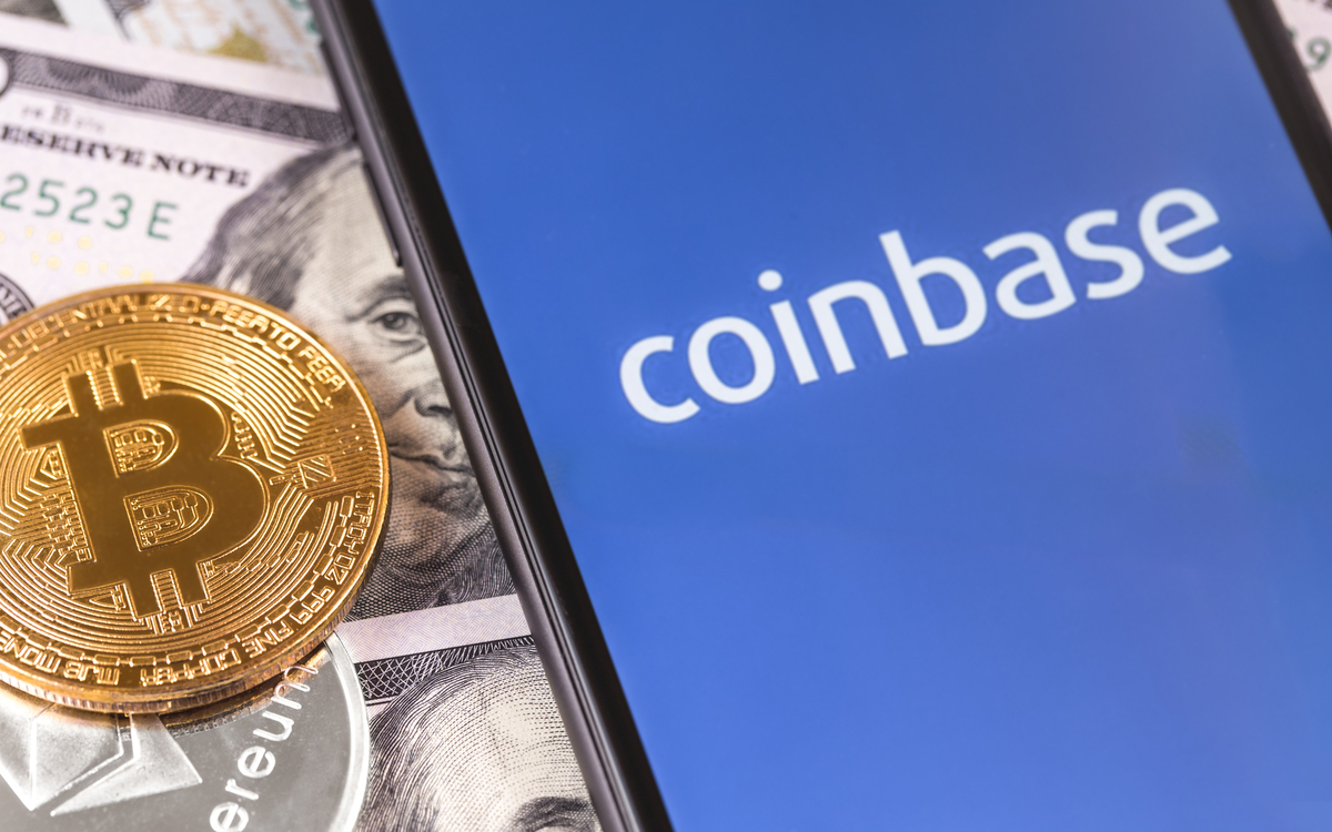 Криптобиржа Coinbase выбрала прямой листинг вместо IPO