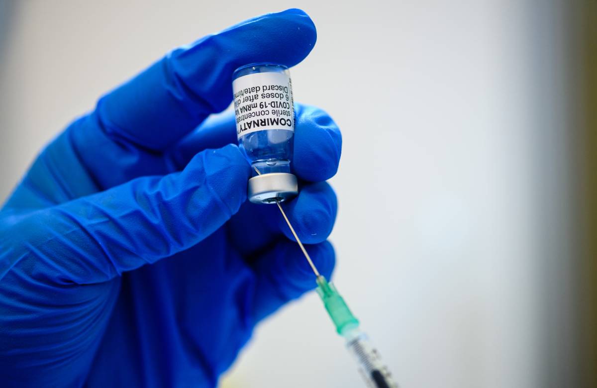 США закупит 500 млн доз вакцины Pfizer для помощи бедным странам