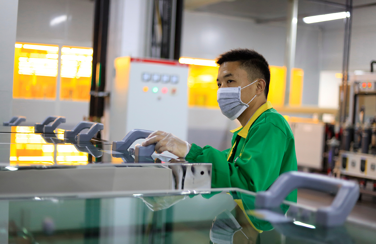 Foxconn частично возобновила производство iPhone в Шэньчжэне