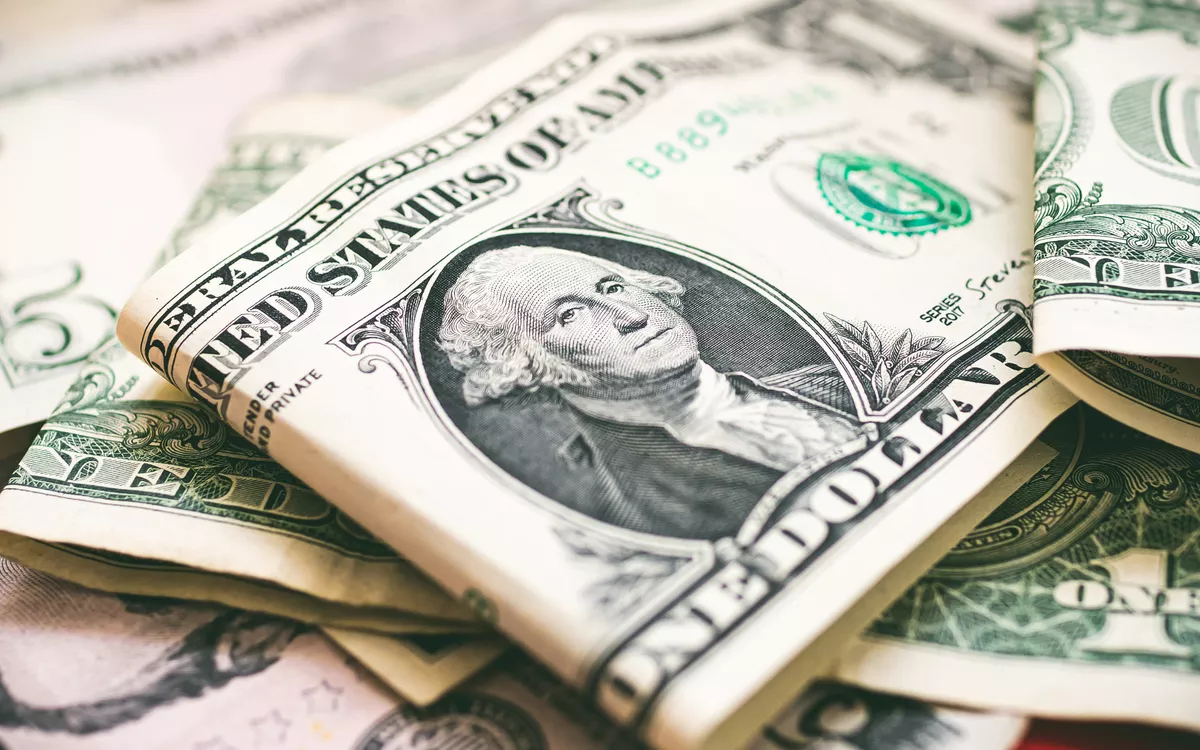 Брокер БКС ограничит вывод долларов из-за политики банков-корреспондентов