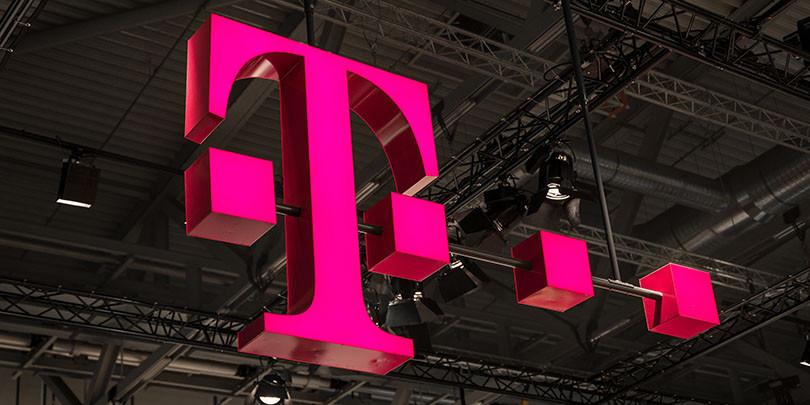Акции T-Mobile выросли на 11% после прогноза по числу клиентов