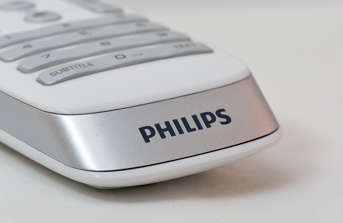 Акции Philips упали на 11% после снижения прогноза и выхода отчета
