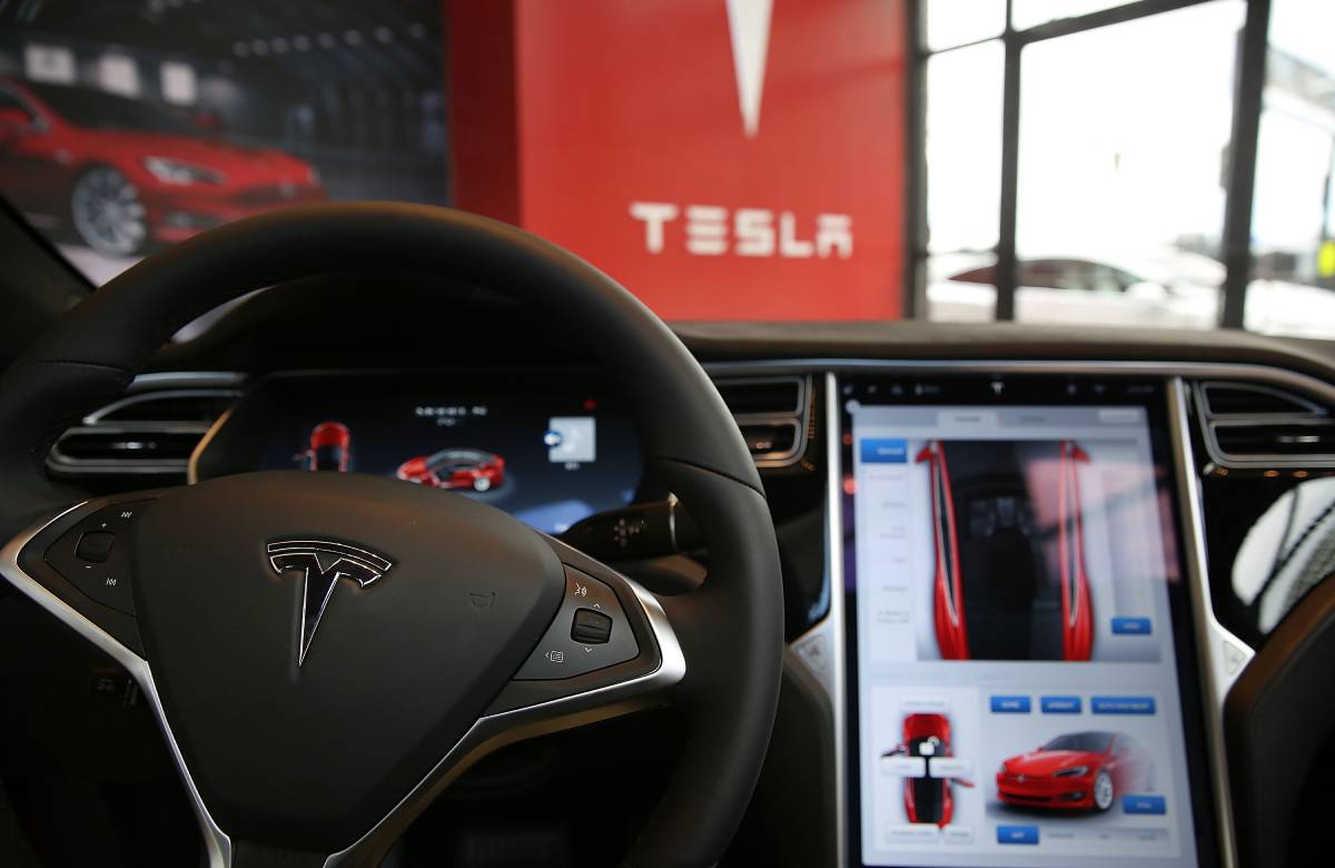 Tesla ведет переговоры с поставщиками автокомплектующих из Индии