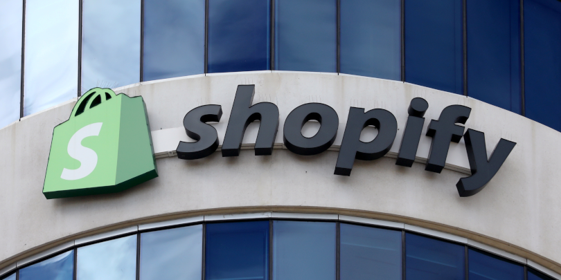 Акции Shopify упали на 16% после анонса увольнения 10% сотрудников