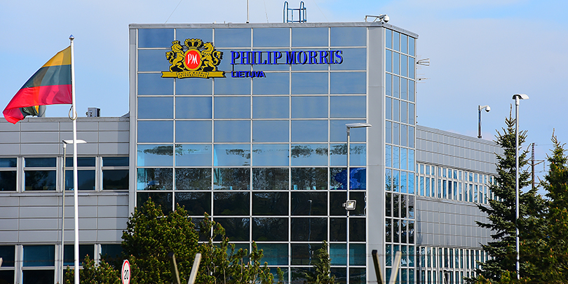 Акции Philip Morris подешевели на 6% после понижения рейтинга JPMorgan