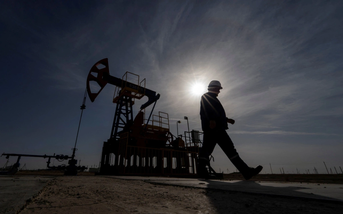 Цена нефти Brent впервые с конца марта упала ниже $86 за баррель
