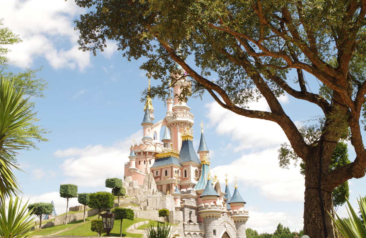 Disneyland и Disney World разрешат вакцинированным гостям не носить маски