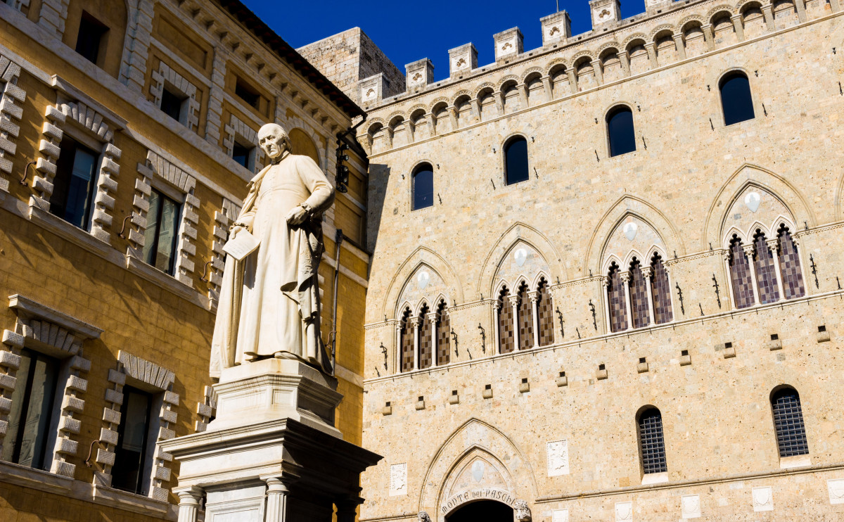 От помощи бедным до упадка и санации: история банка Monte dei Paschi