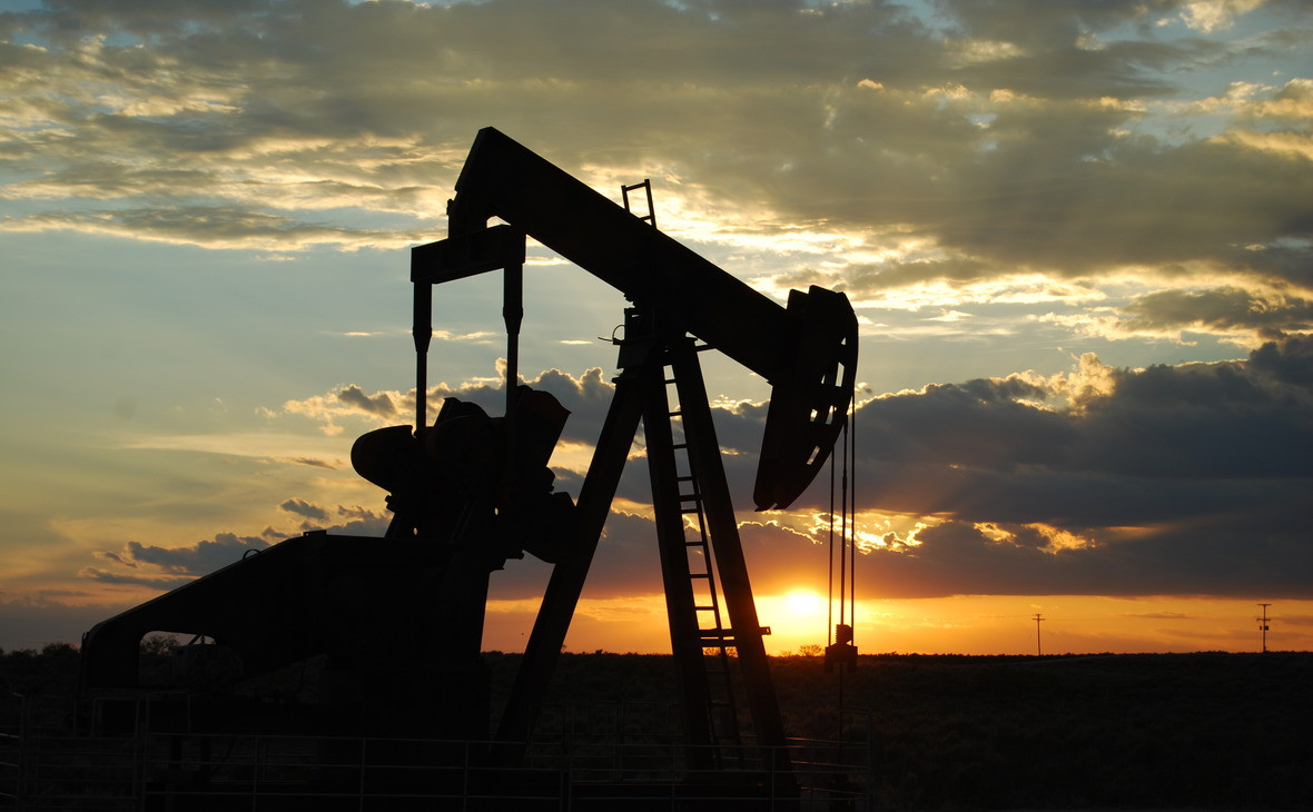 Нефть может превысить $66 на фоне неспокойной обстановки в Ираке и Ливии
