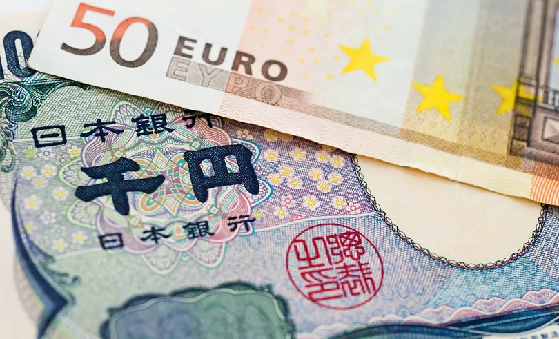 Курс евро к японской иене подскочил до максимума с конца 2014 года