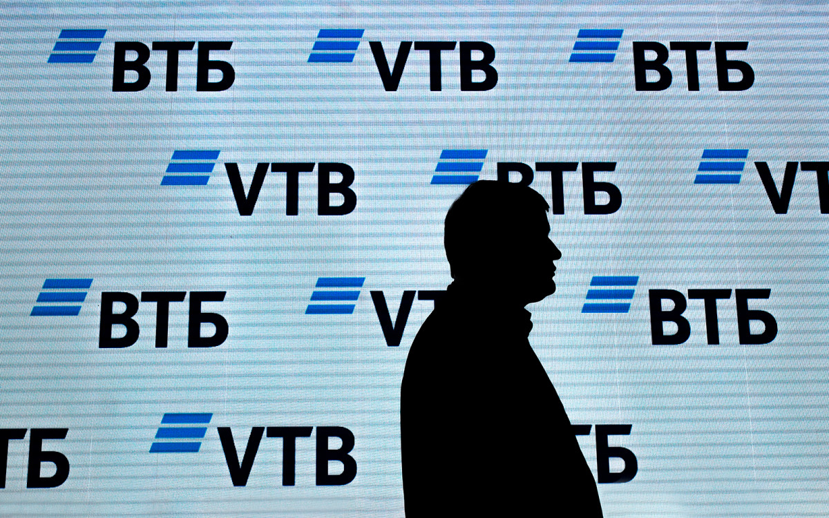 Акции «Сбера» и ВТБ подорожали вопреки введению «беспрецедентных» санкций