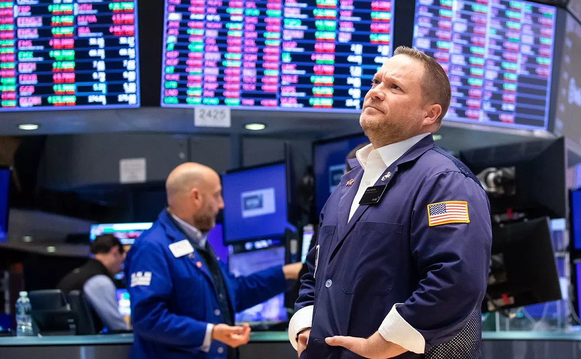 Акции криптокомпаний снижаются на фоне падения биткоина