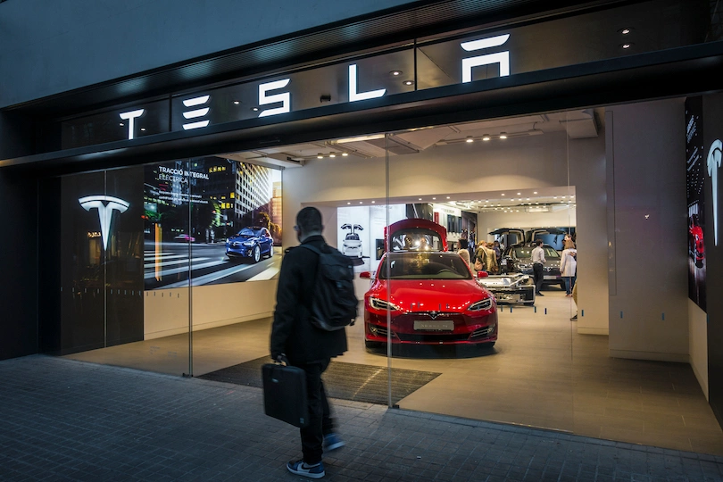 Tesla перед отчетом снизила стоимость электрокаров в шестой раз за год