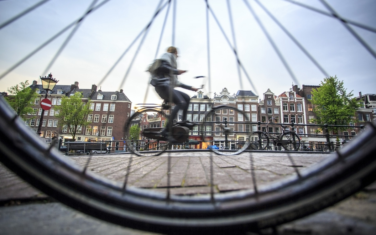 Амстердам обходит европейских конкурентов как биржевой центр после Brexit