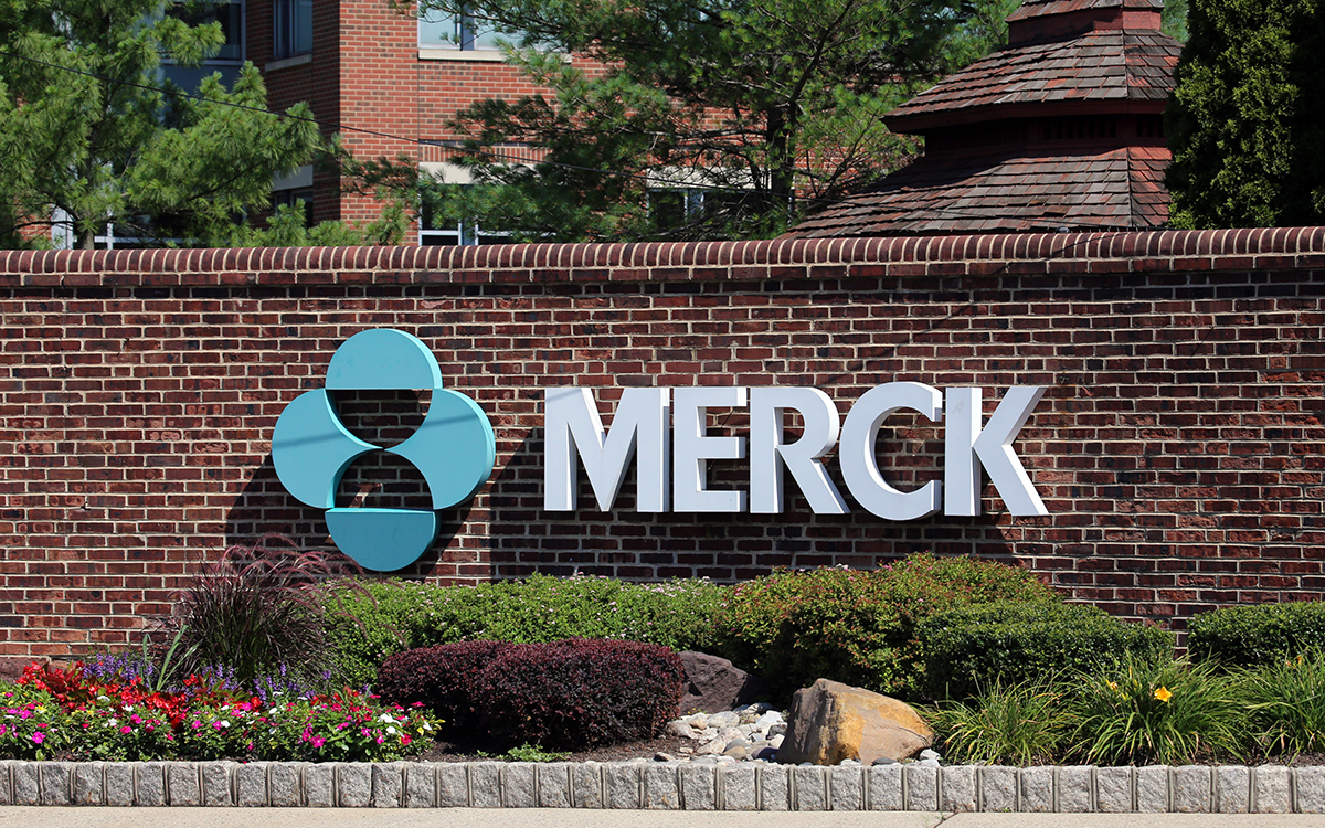 Акции Merck продолжили рост после объявления о таблетке против COVID-19