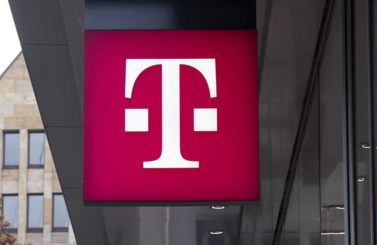 T-Mobile расследует предполагаемую утечку данных 100 млн пользователей