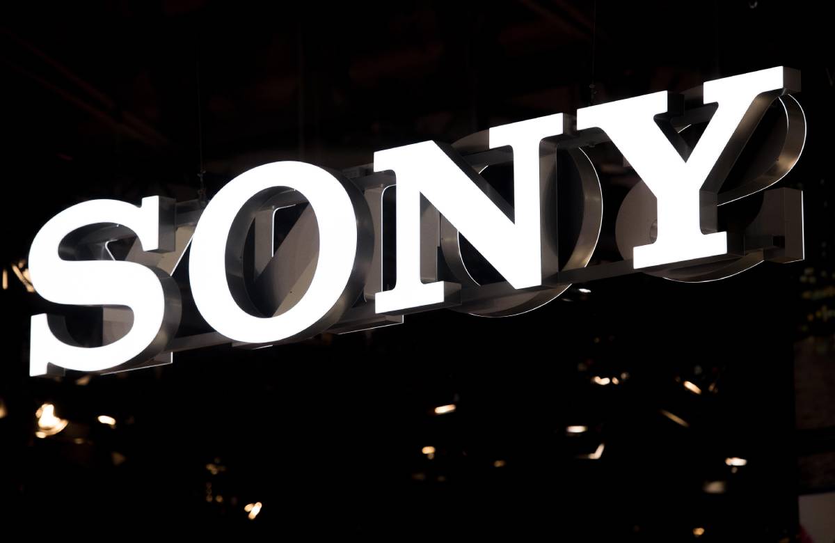 Чистая прибыль Sony в первом полугодии упала на 35%