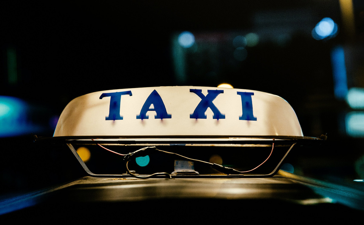 Китай вводит новые ограничения для сервисов такси
