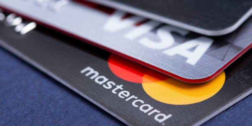 WSJ: Visa и Mastercard планируют поднять комиссии для части ретейла