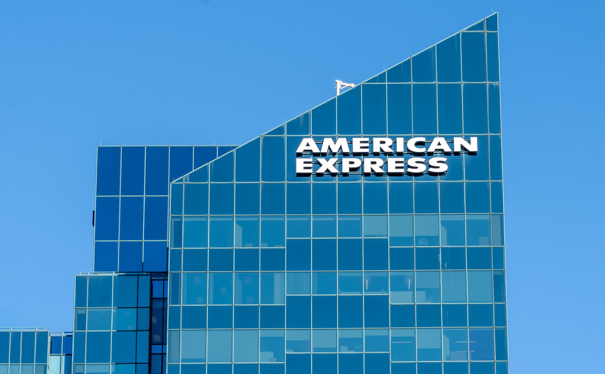 American Express прекратила сотрудничество с банками России