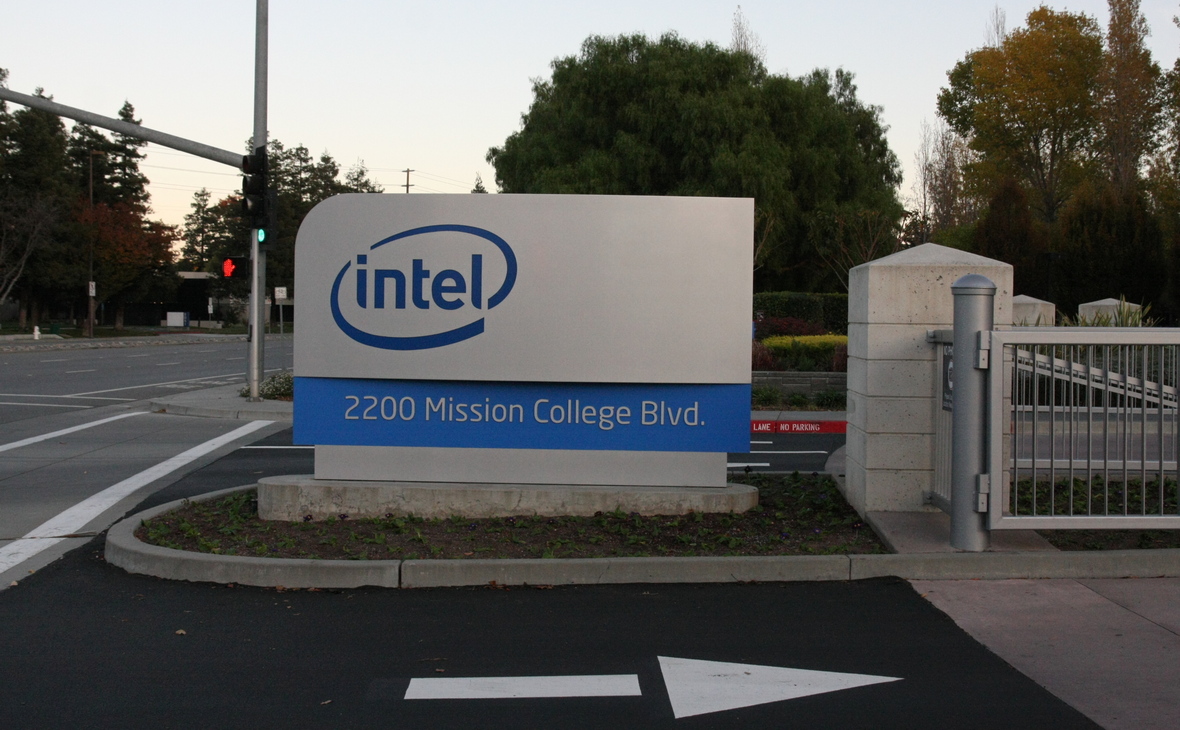 Выручка Intel побила рекорд. Это самый удачный квартал в истории компании