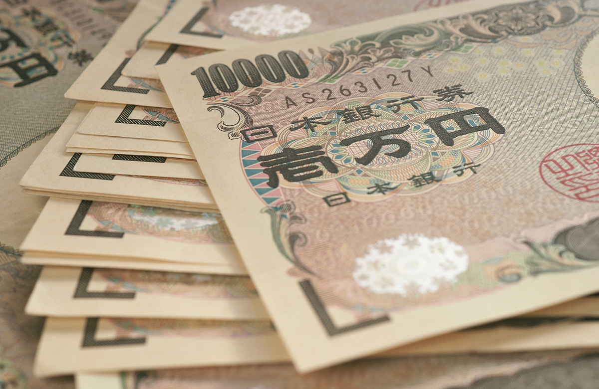Еженедельные покупки облигаций ЦБ Японии достигли рекордных $80 млрд