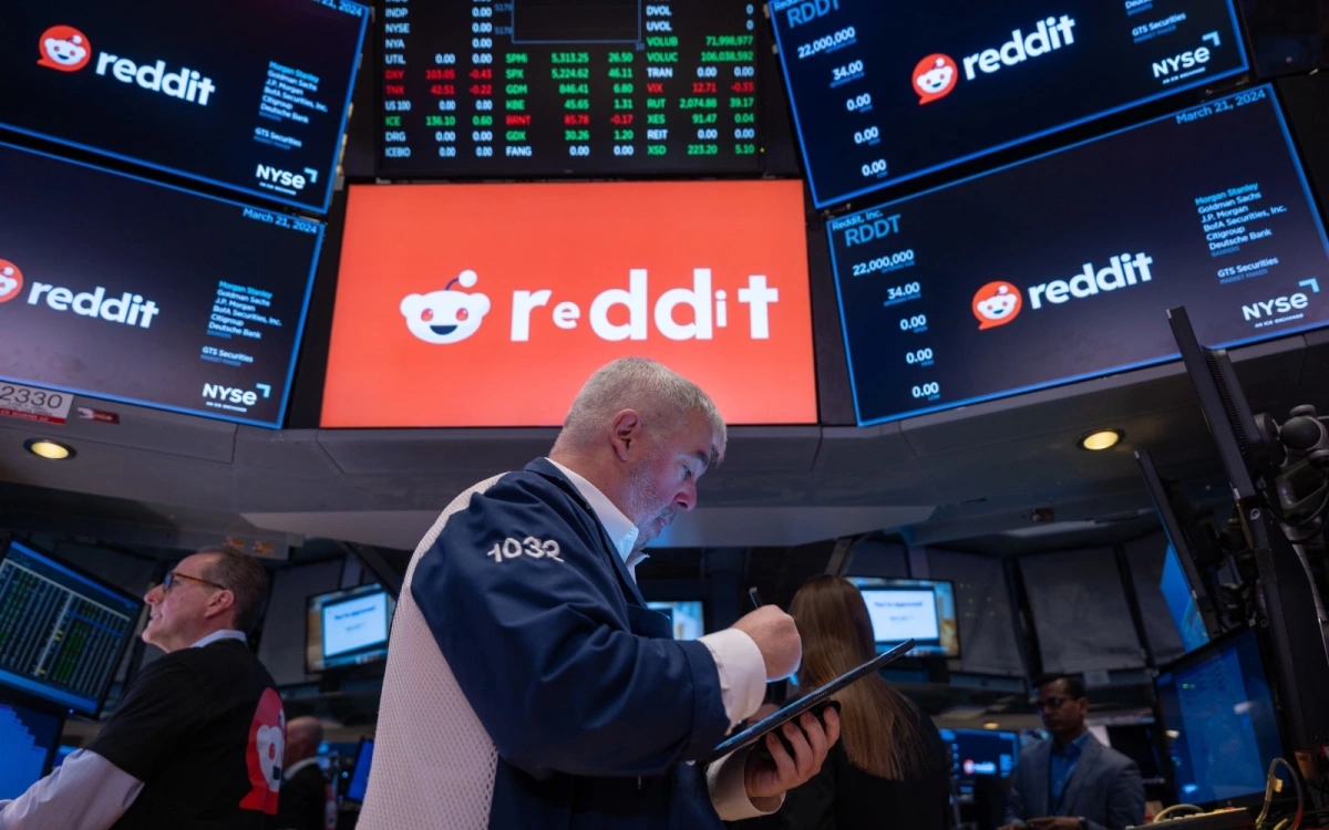 Акции соцсети Reddit взлетели на 15% на фоне сильных прогнозов по прибыли