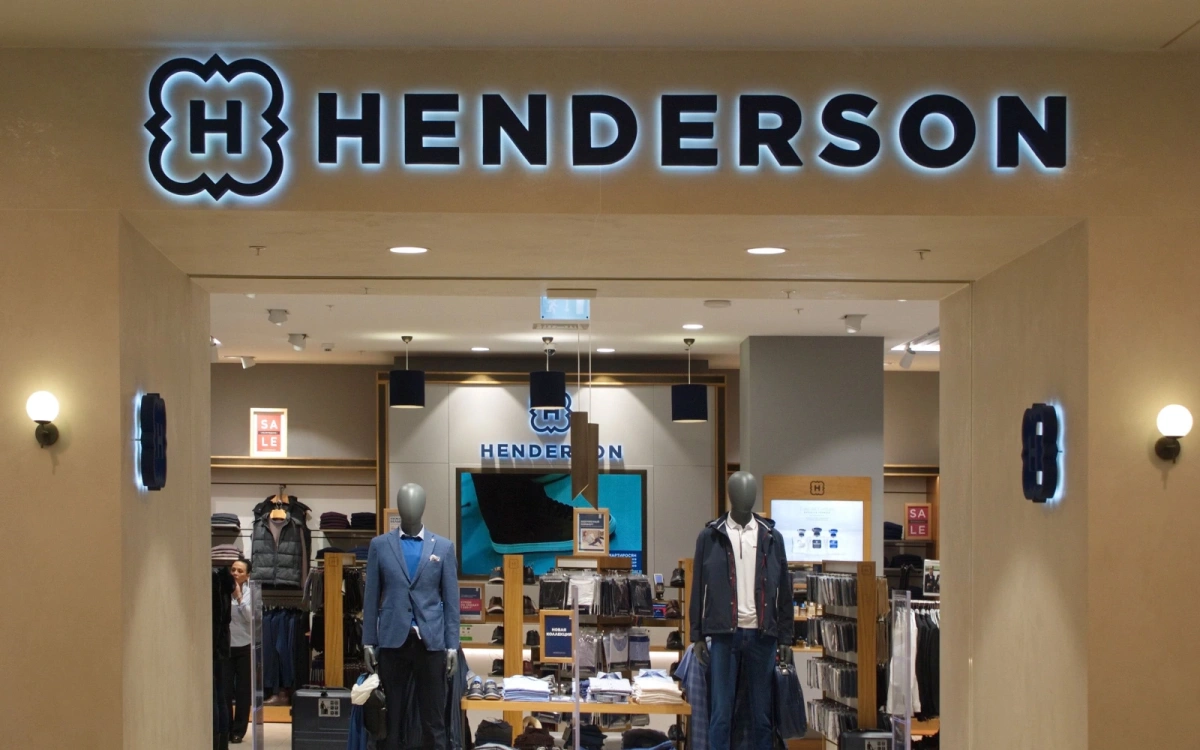 Сеть магазинов мужской одежды Henderson привлекла ₽3 млрд в ходе IPO