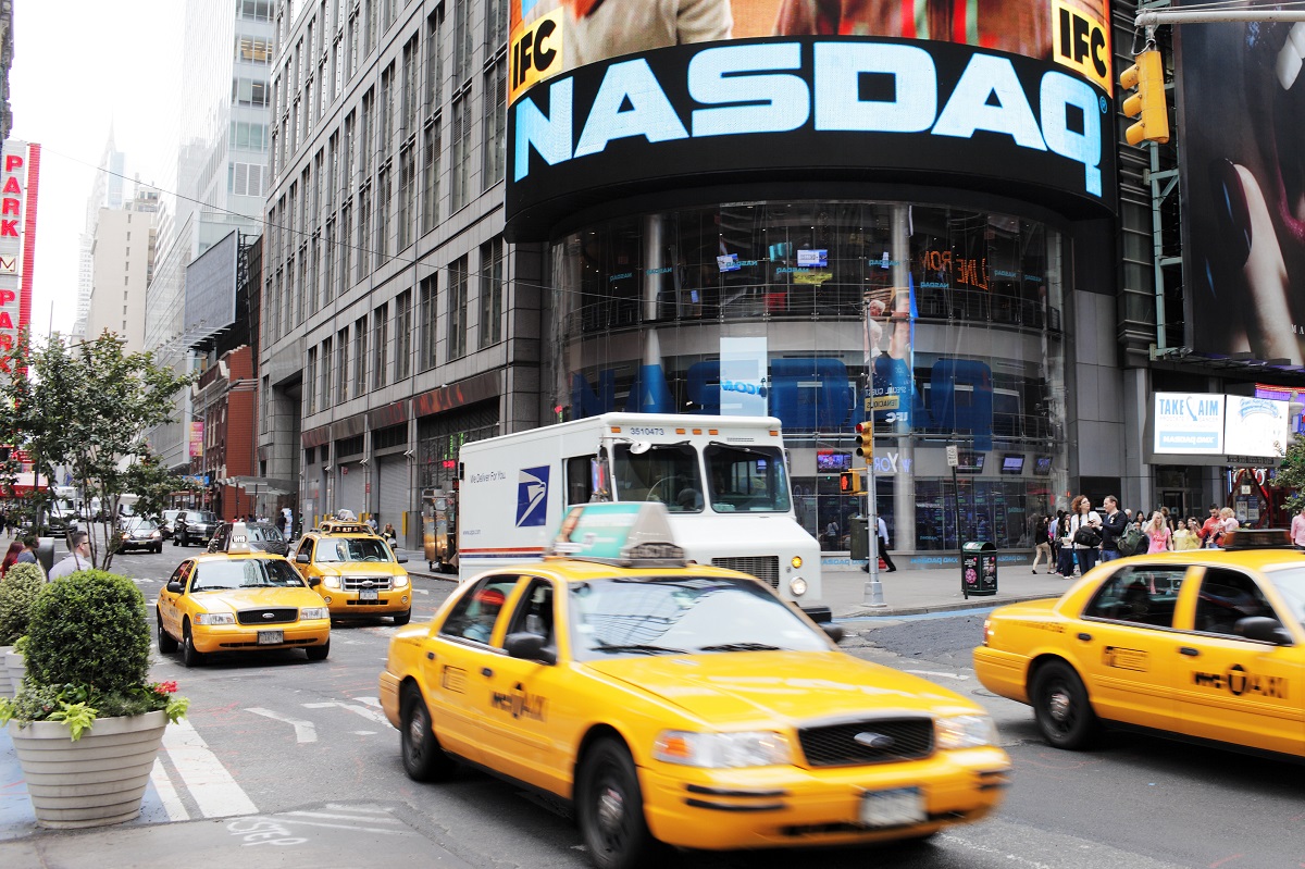 Saxo Bank: биржа NASDAQ прекратит работу с инвесторами из России