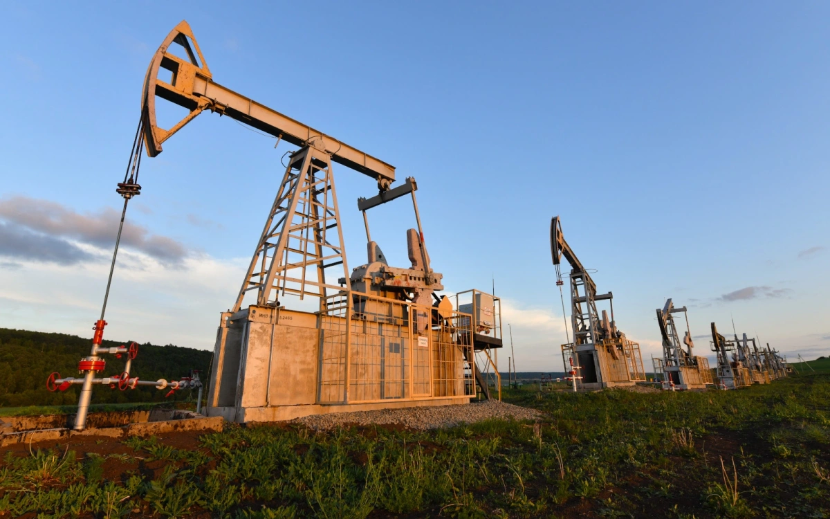 Цена нефти Brent превысила $87 за баррель впервые почти за 4 месяца