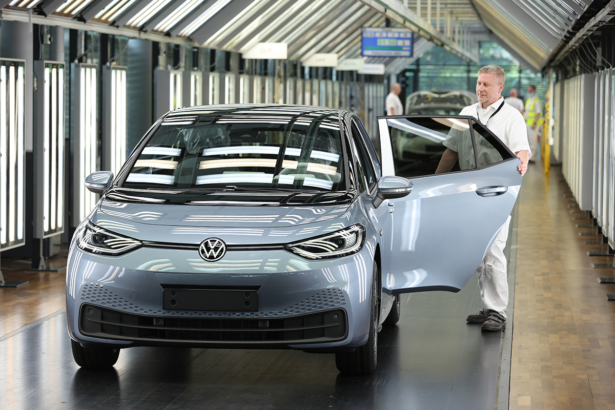 CEO VW заявил об угрозе работе заводов из-за прекращения поставок топлива