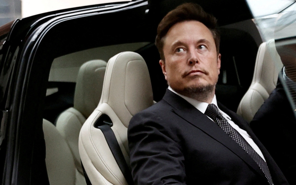 Состояние Илона Маска упало на $20 млрд из-за обвала акций Tesla