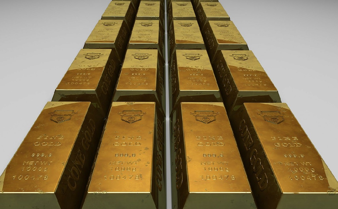 Золото перестало дешеветь. Смогут ли цены удержаться у $1300 за унцию?