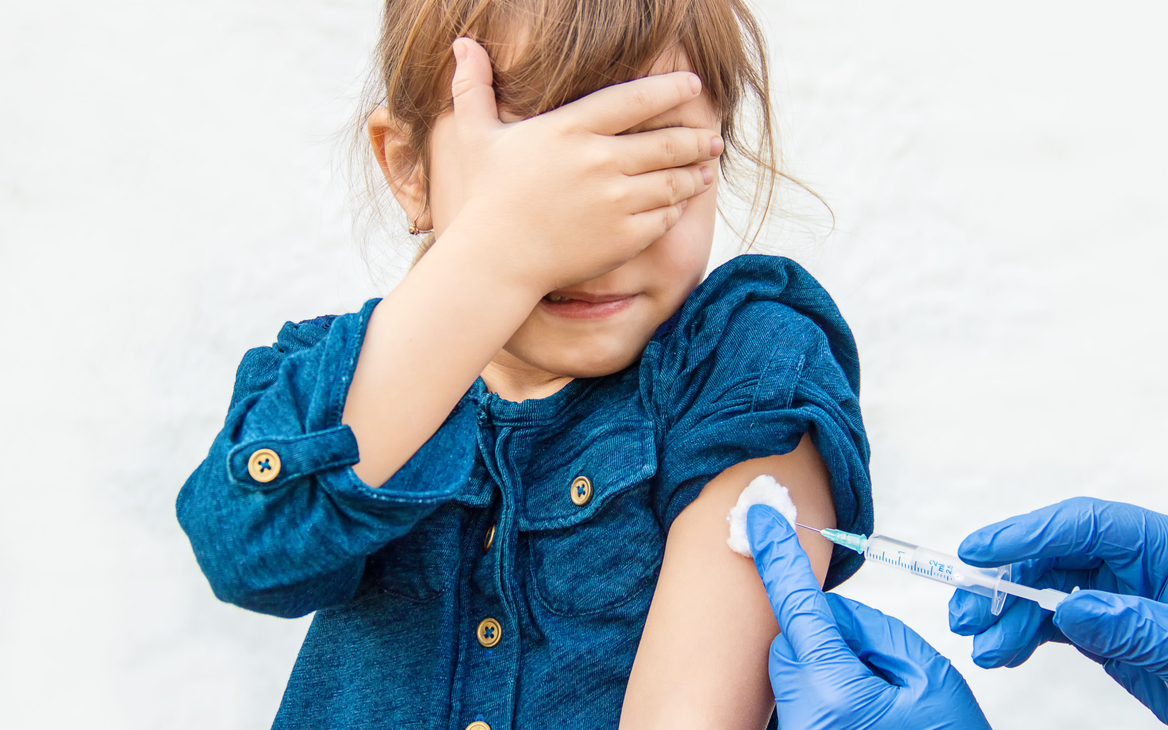 Pfizer и BioNTech начнут испытания вакцины на детях младше 12 лет