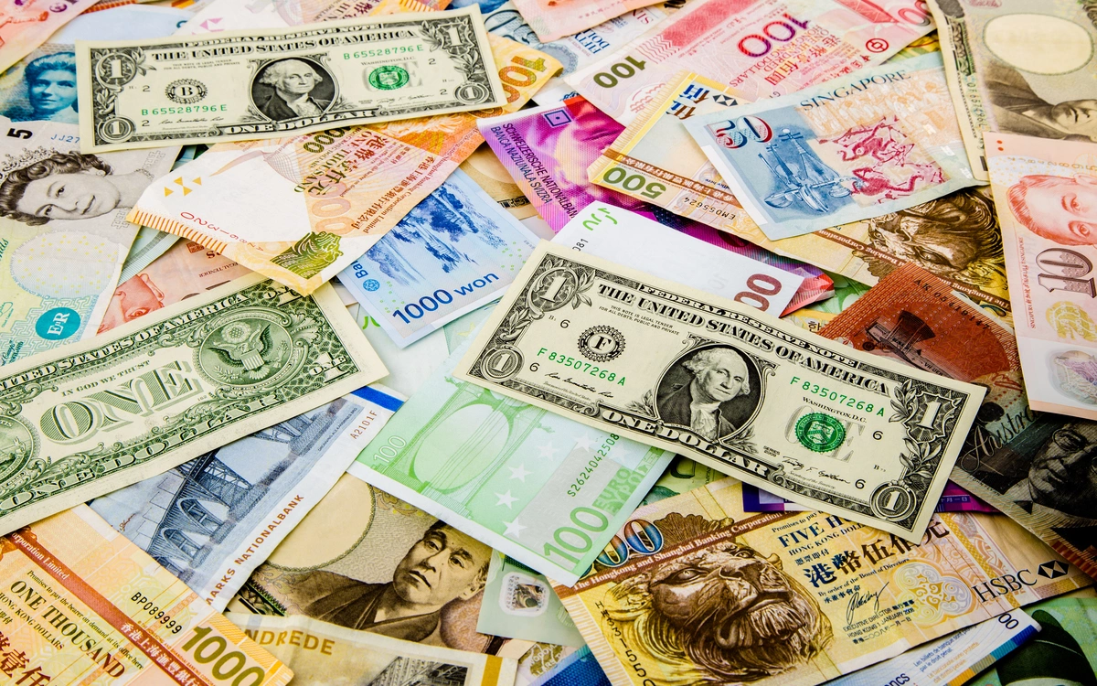 Мосбиржа заявила о планах запустить торги валютой Азербайджана