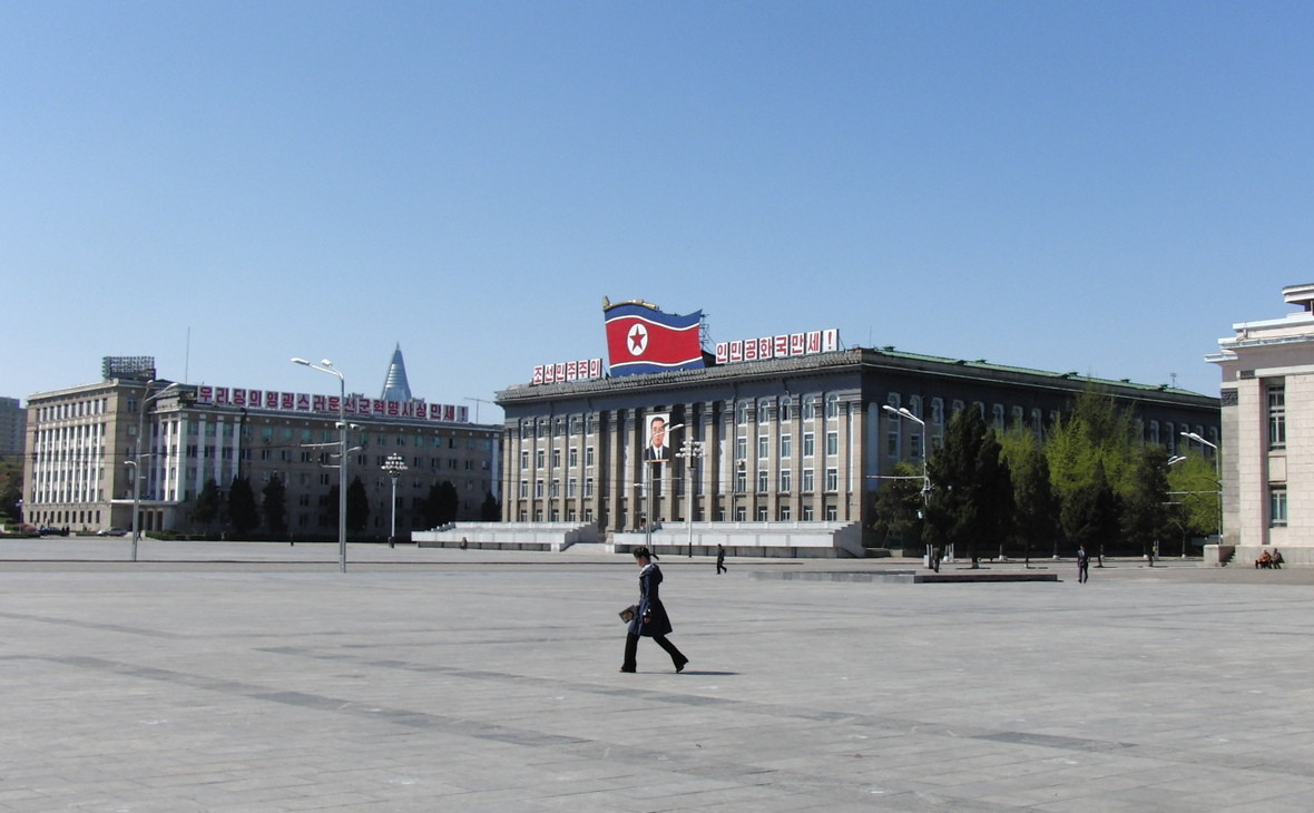 Площадь Ким Ир Сена в Пхеньяне, столице КНДР