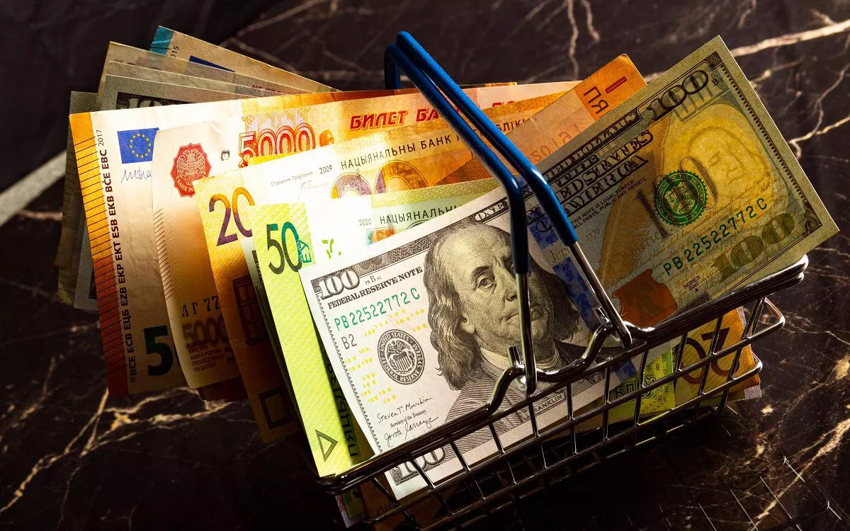 Брокеры раскрыли объем заблокированной валюты на Мосбирже