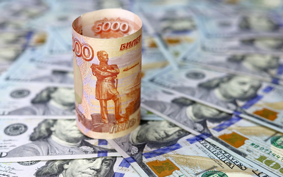 Власти планируют ввести лимит на покупку валюты при выходе компаний из РФ