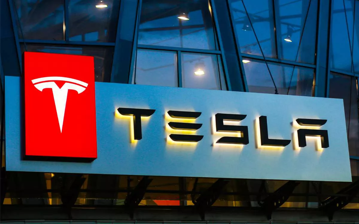 Акции Tesla подешевели из-за снижения цен на автомобили в Китае