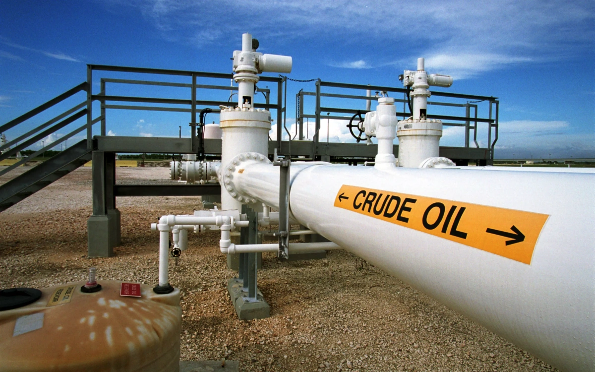Цены на нефть упали на 2% из-за опасений обвального падения спроса