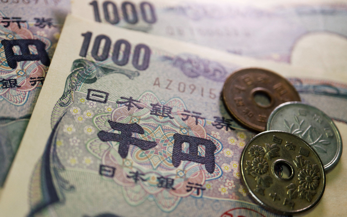 Курс японской иены обновил минимум с 1998 года