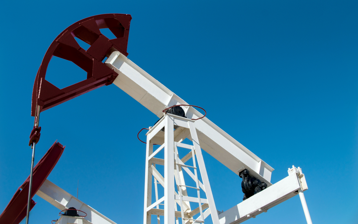 Цена нефти Brent опустилась ниже $100 за баррель впервые с 1 марта