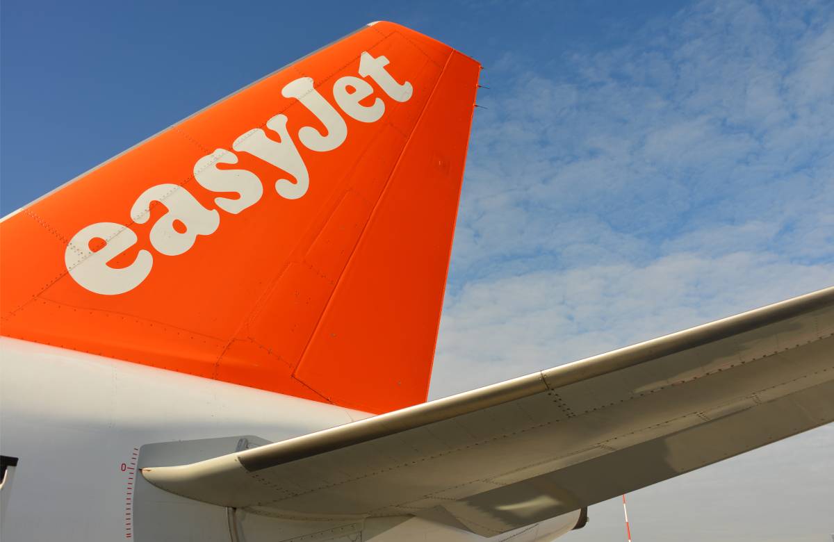 Авиакомпания EasyJet отменяет более 200 рейсов из-за проблем с IT