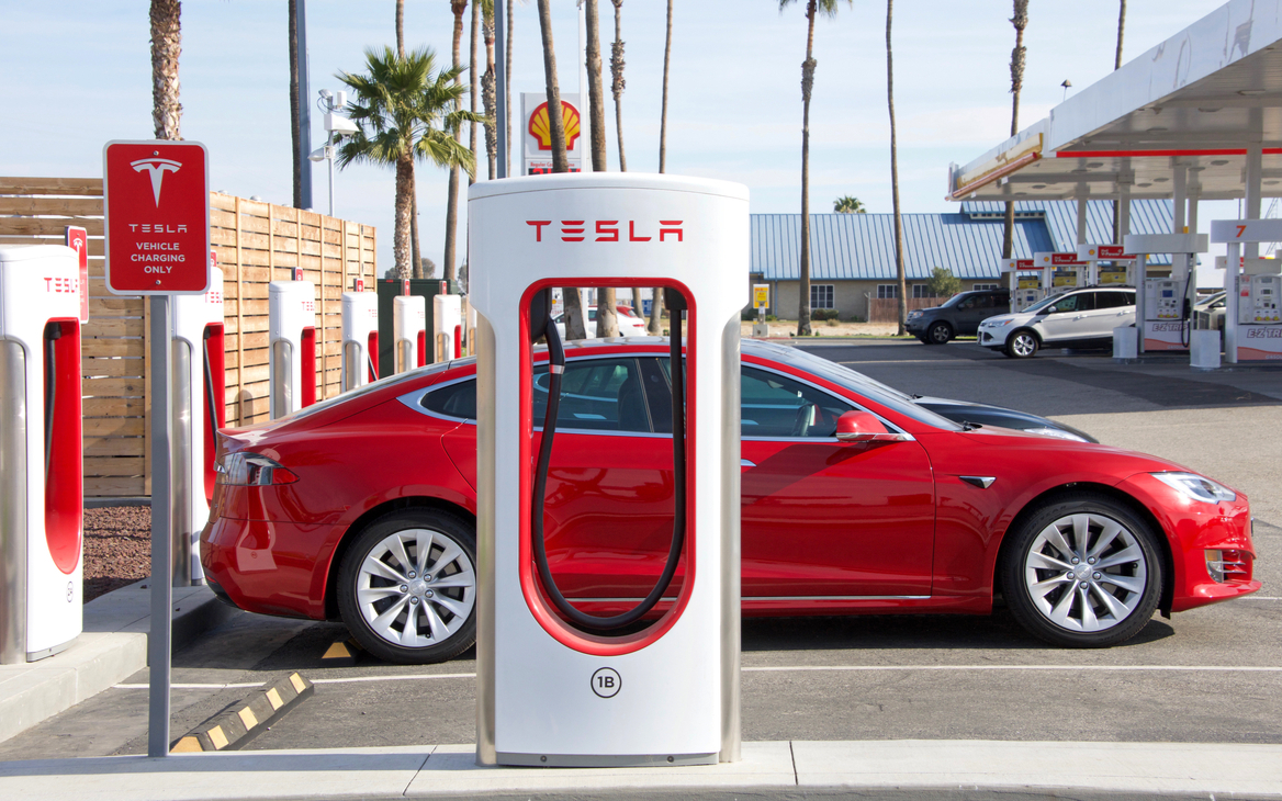 Акции Tesla взлетели на 7% на фоне рекордных продаж электрокаров