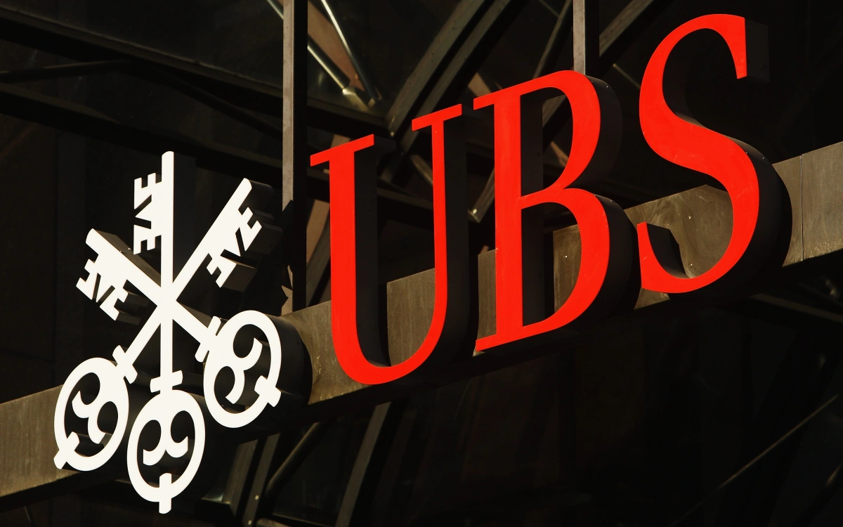 Котировки UBS рекордно обвалились после поглощения Credit Suisse