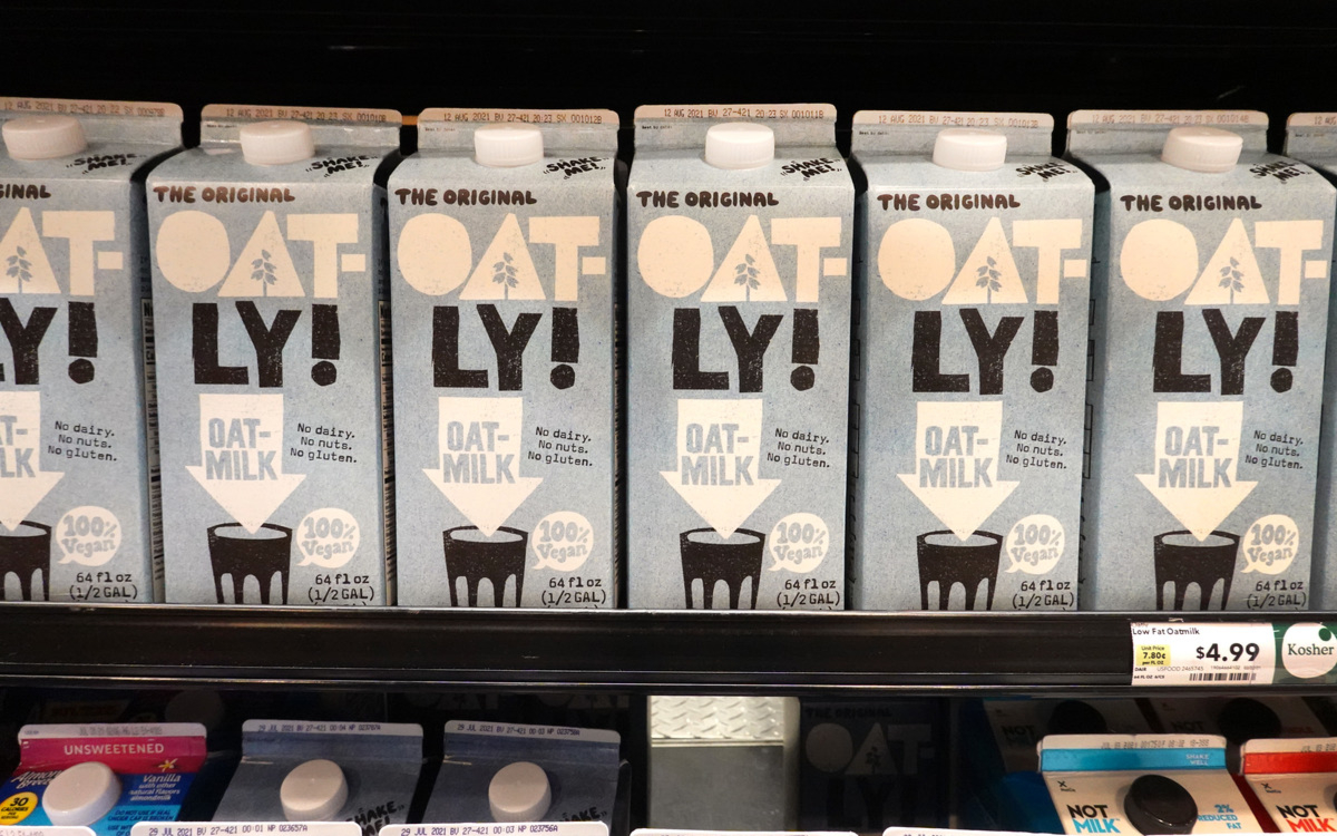 Акции производителя молока Oatly взлетели на 19% в первый день после IPO