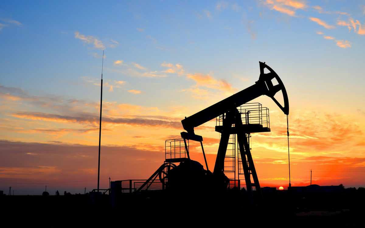 Волна локдаунов может помешать планам ОПЕК+ нарастить добычу нефти